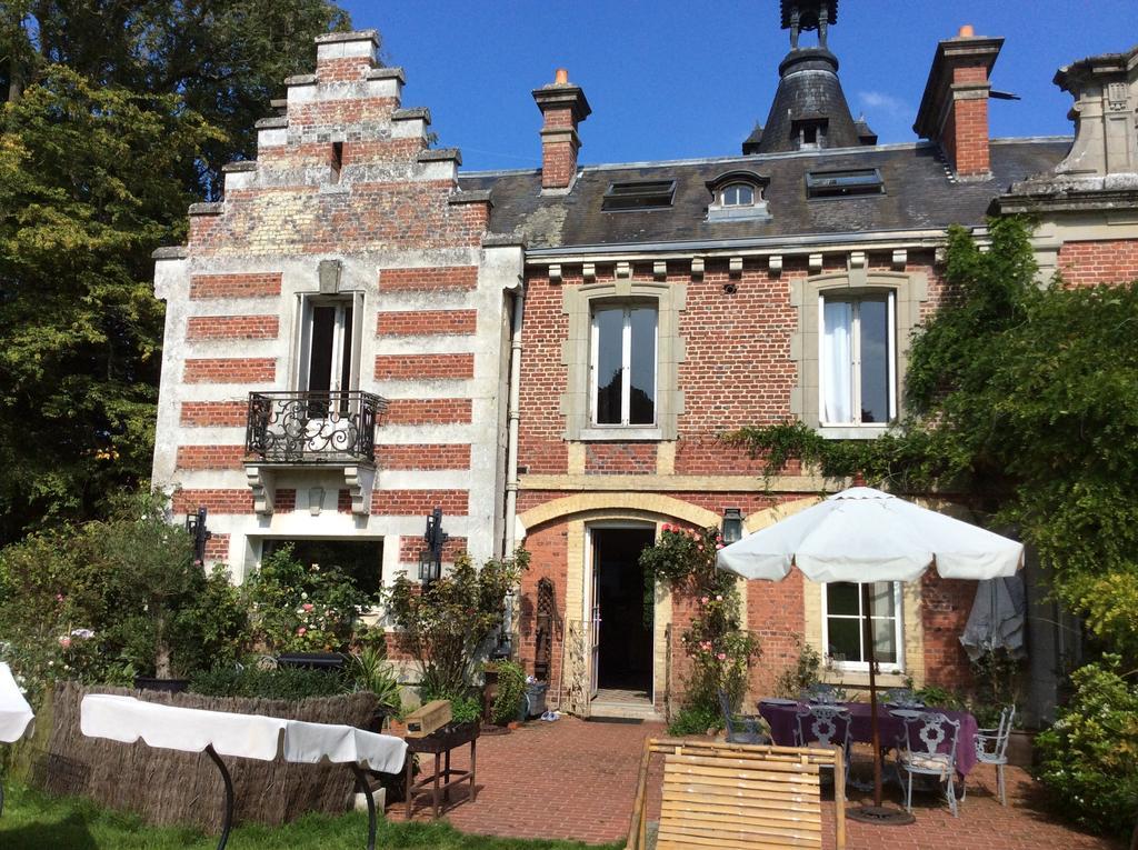 לינה וארוחת בוקר Chateau De Bertreville מראה חיצוני תמונה