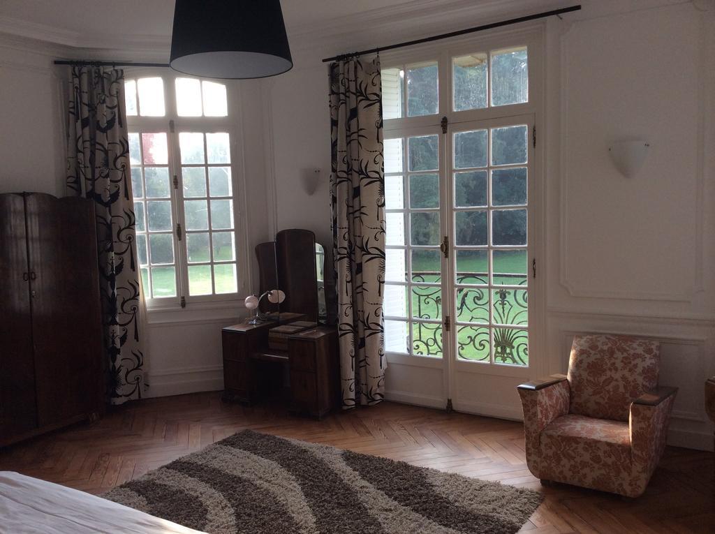 לינה וארוחת בוקר Chateau De Bertreville חדר תמונה